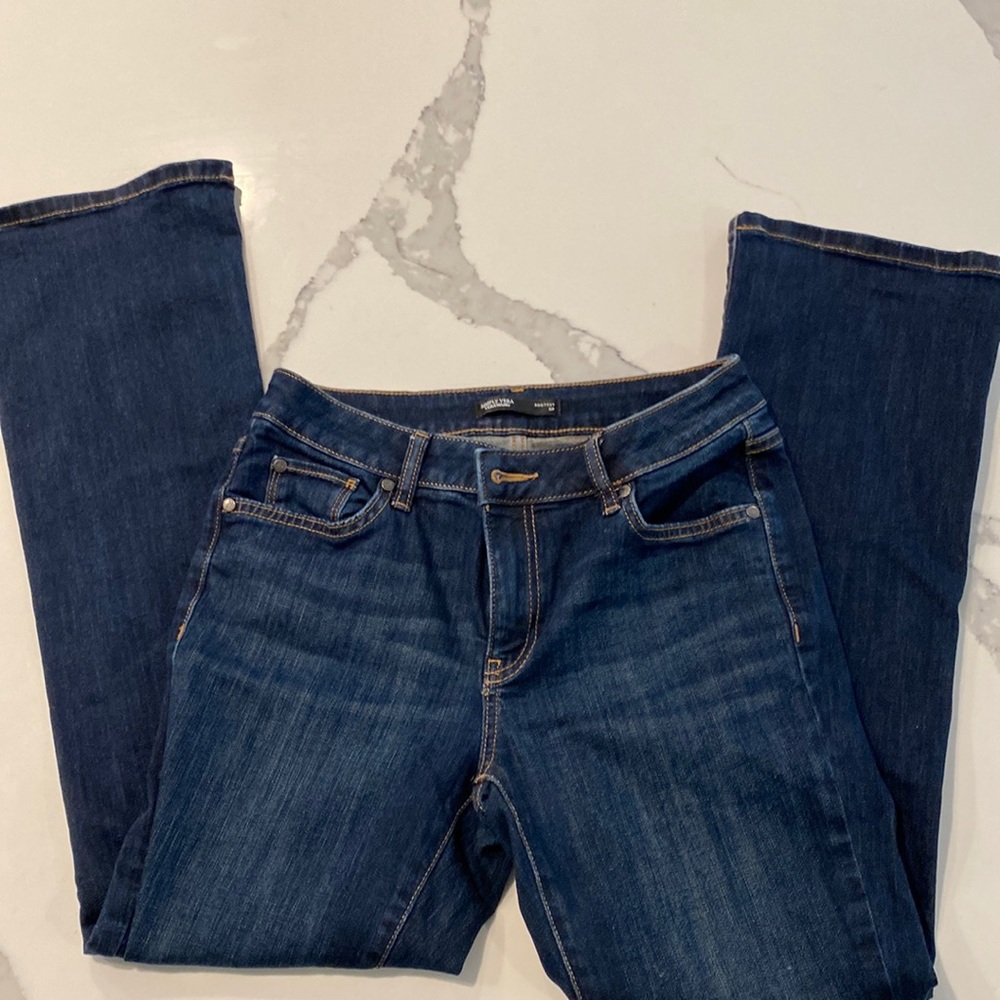 Simply Vera Wang we cut size 6 dark denim *Like New*